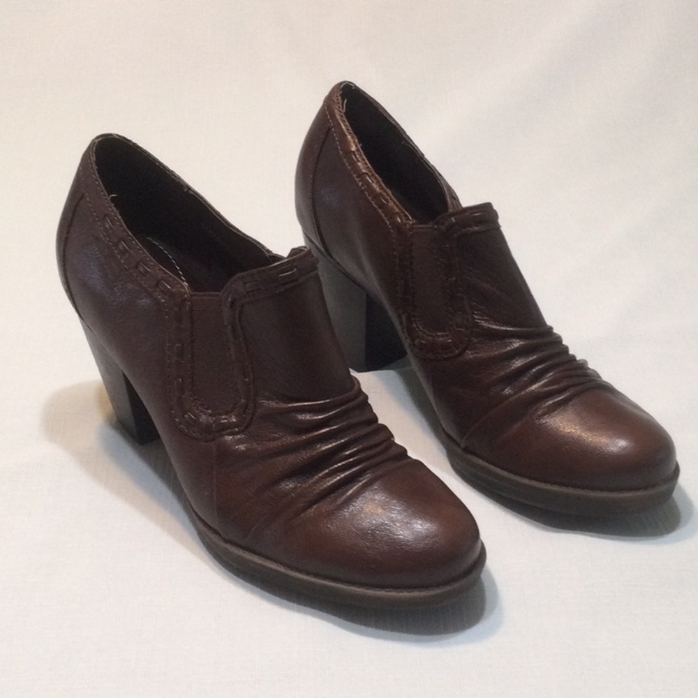 Baretraps Brown Leather Heels Slip On